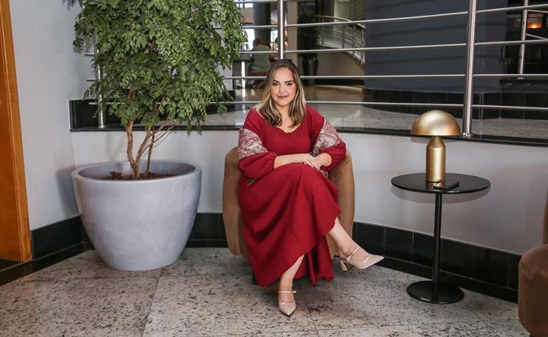 Géssica Fernandes se destaca como referência em mentoria e saúde emocional de mulheres no Brasil