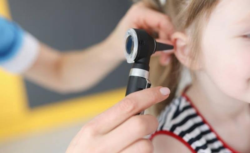 Infecções respiratórias e otite: como esses problemas podem atrasar a fala das crianças